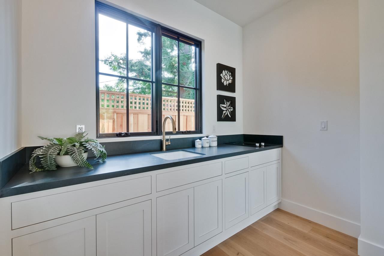 Detail Gallery Image 69 of 85 For 220 E Edith Ave, Los Altos,  CA 94022 - 5 Beds | 5/1 Baths