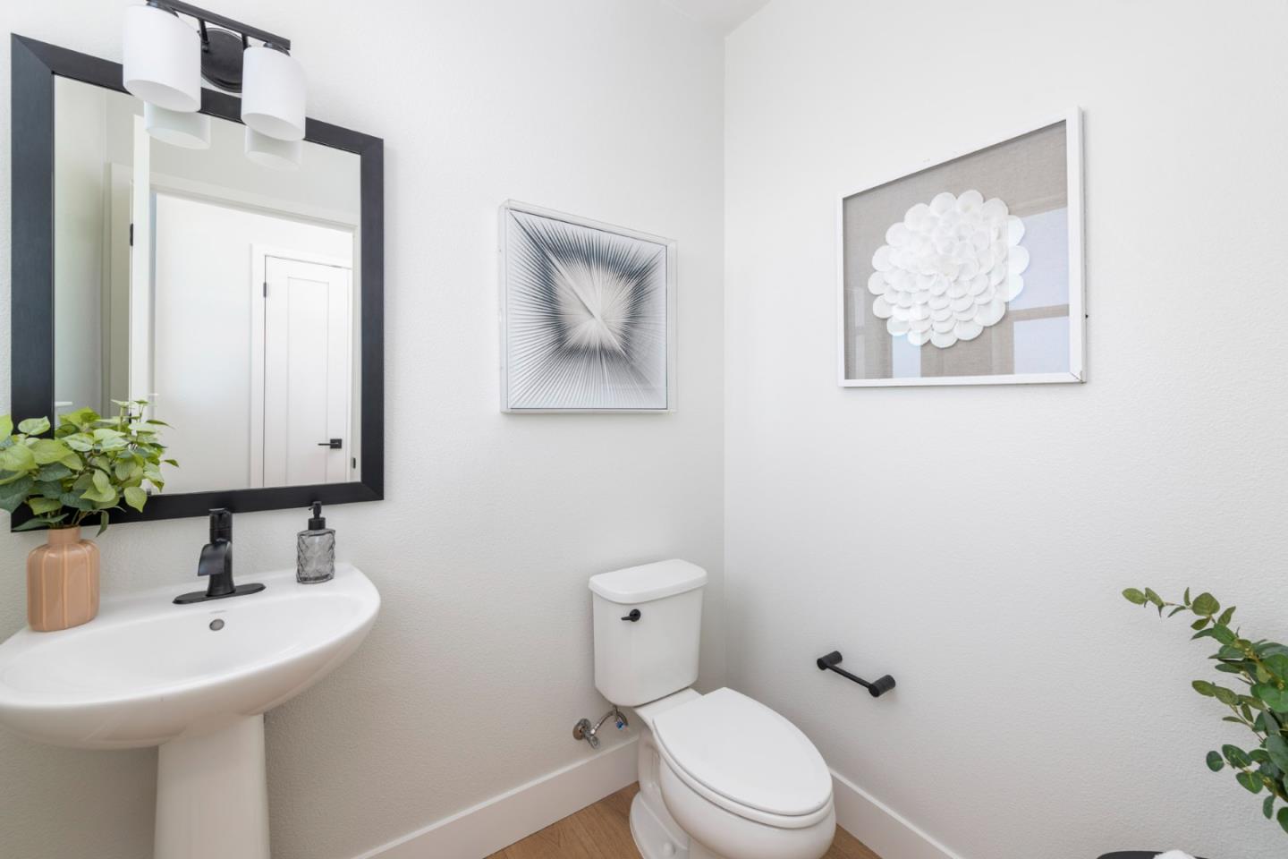 Detail Gallery Image 12 of 25 For 117 Skyline Vista Way, Watsonville,  CA 95076 - 3 Beds | 3/1 Baths
