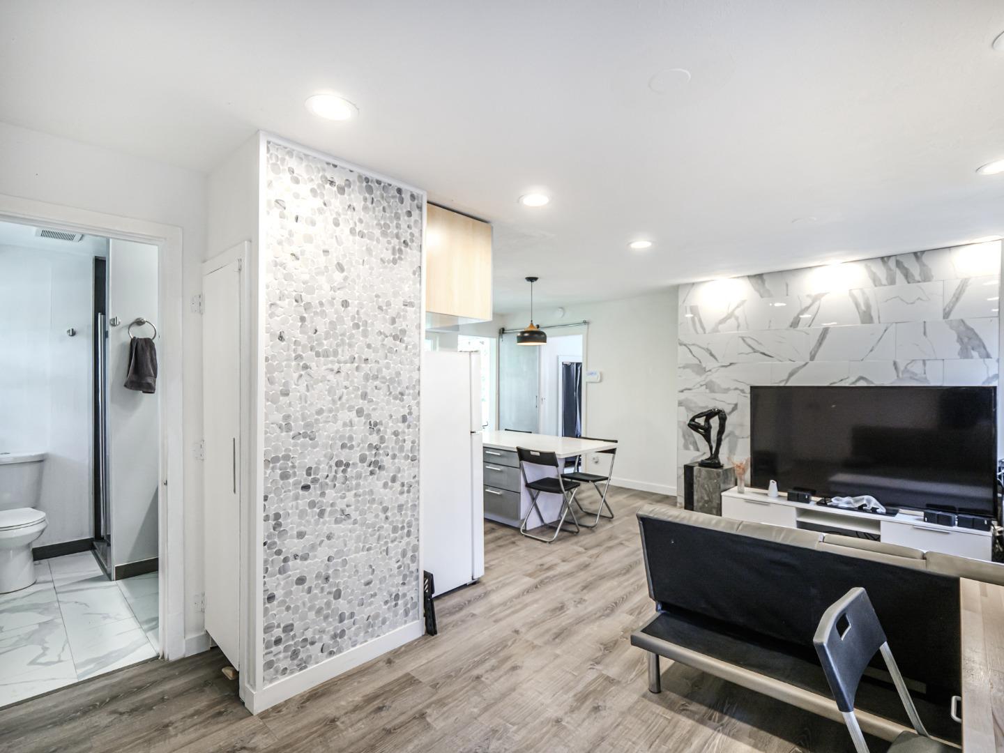 Detail Gallery Image 6 of 72 For 507 Market St, Santa Cruz,  CA 95060 - 1 Beds | 2 Baths