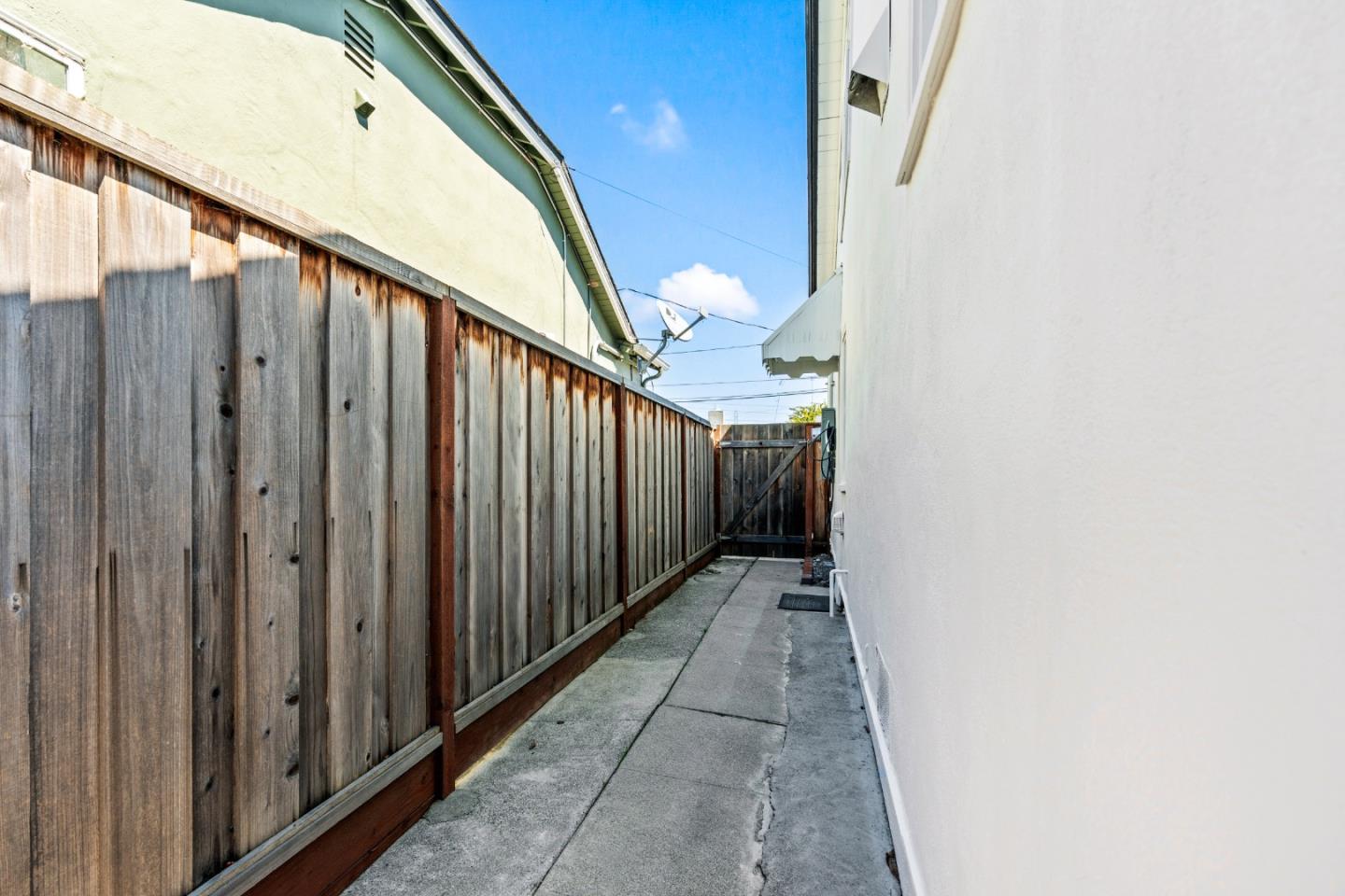 Detail Gallery Image 37 of 50 For 32 Powell St, San Mateo,  CA 94401 - 2 Beds | 1 Baths