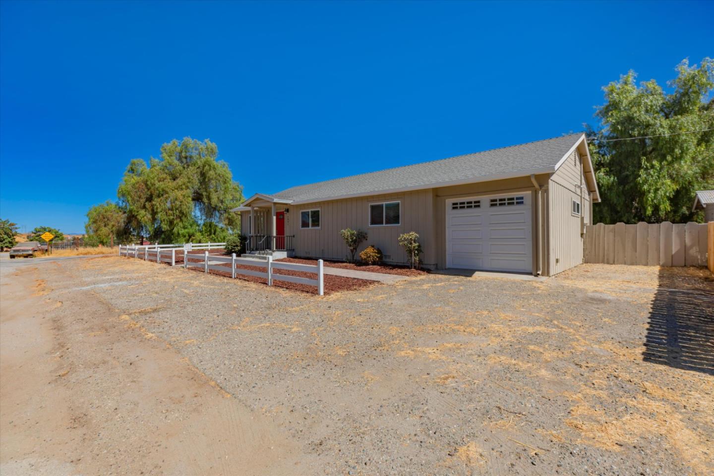 Detail Gallery Image 3 of 40 For 6801 F St, Tres Pinos,  CA 95075 - 3 Beds | 2 Baths