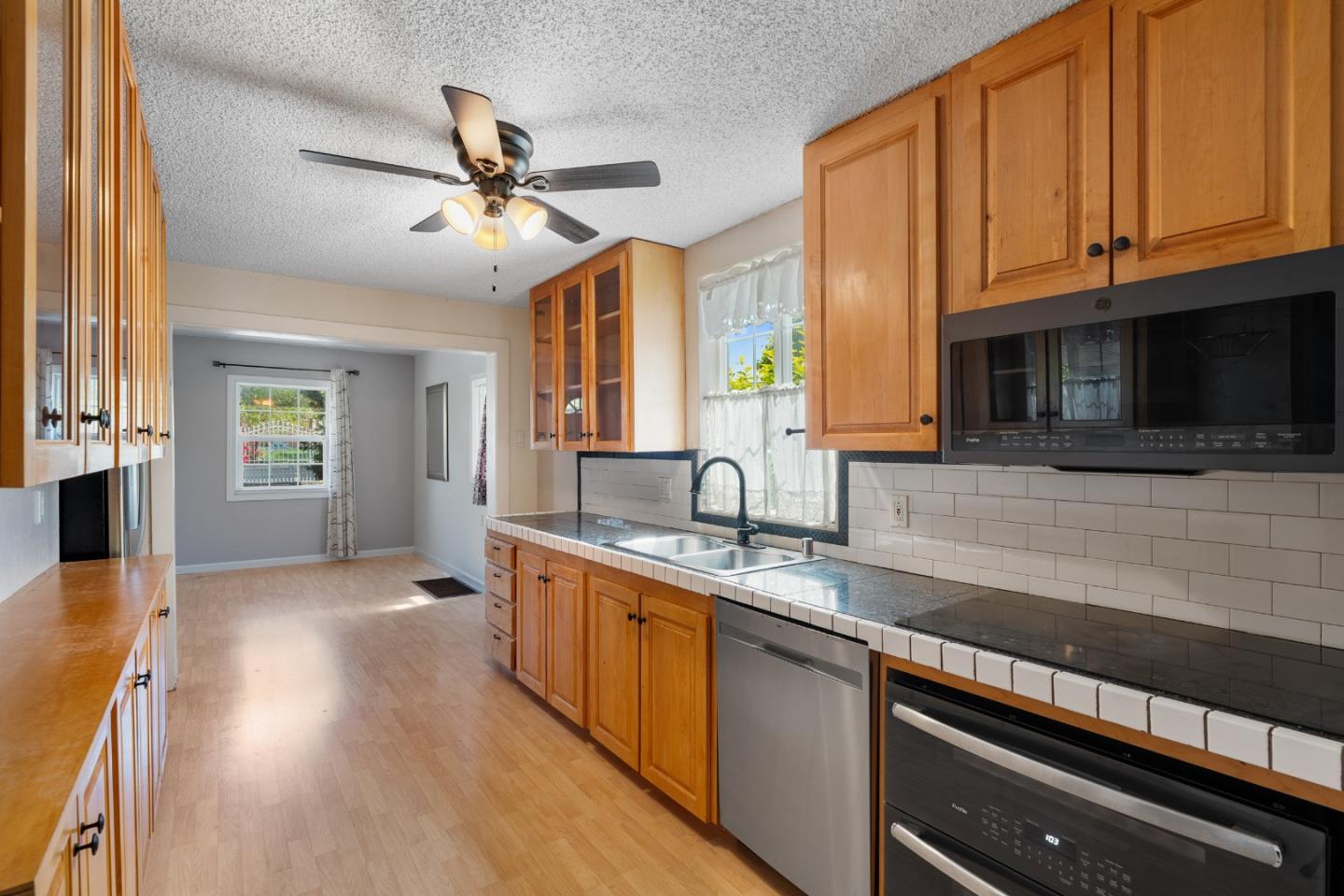 Detail Gallery Image 17 of 31 For 924 Smith Ave, Pinole,  CA 94564 - 2 Beds | 1 Baths