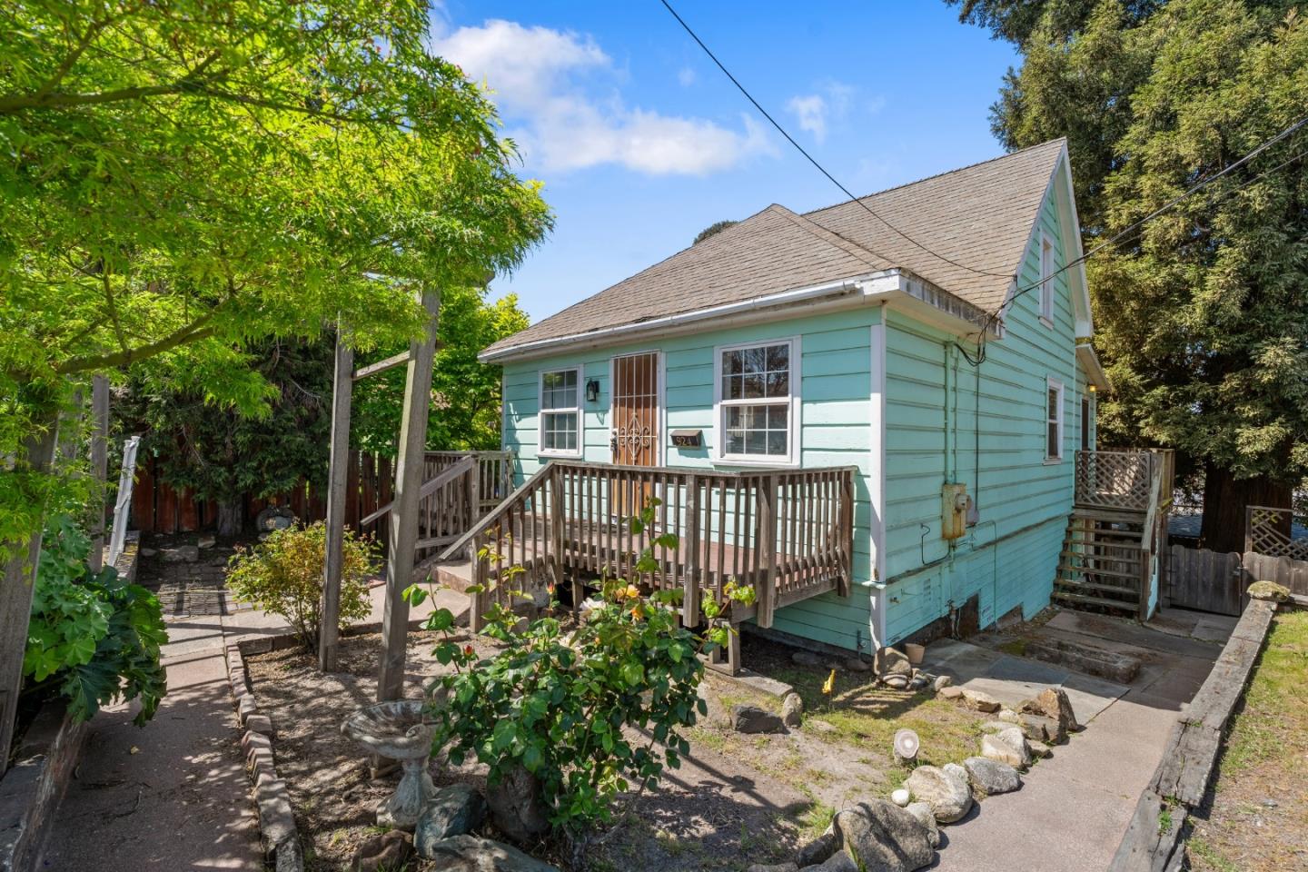 Detail Gallery Image 2 of 31 For 924 Smith Ave, Pinole,  CA 94564 - 2 Beds | 1 Baths