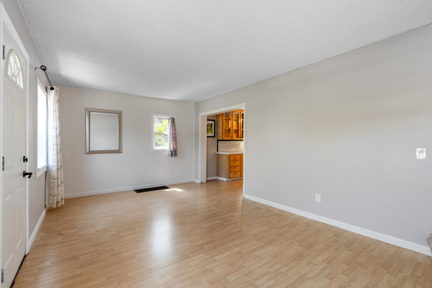 Detail Gallery Image 21 of 31 For 924 Smith Ave, Pinole,  CA 94564 - 2 Beds | 1 Baths
