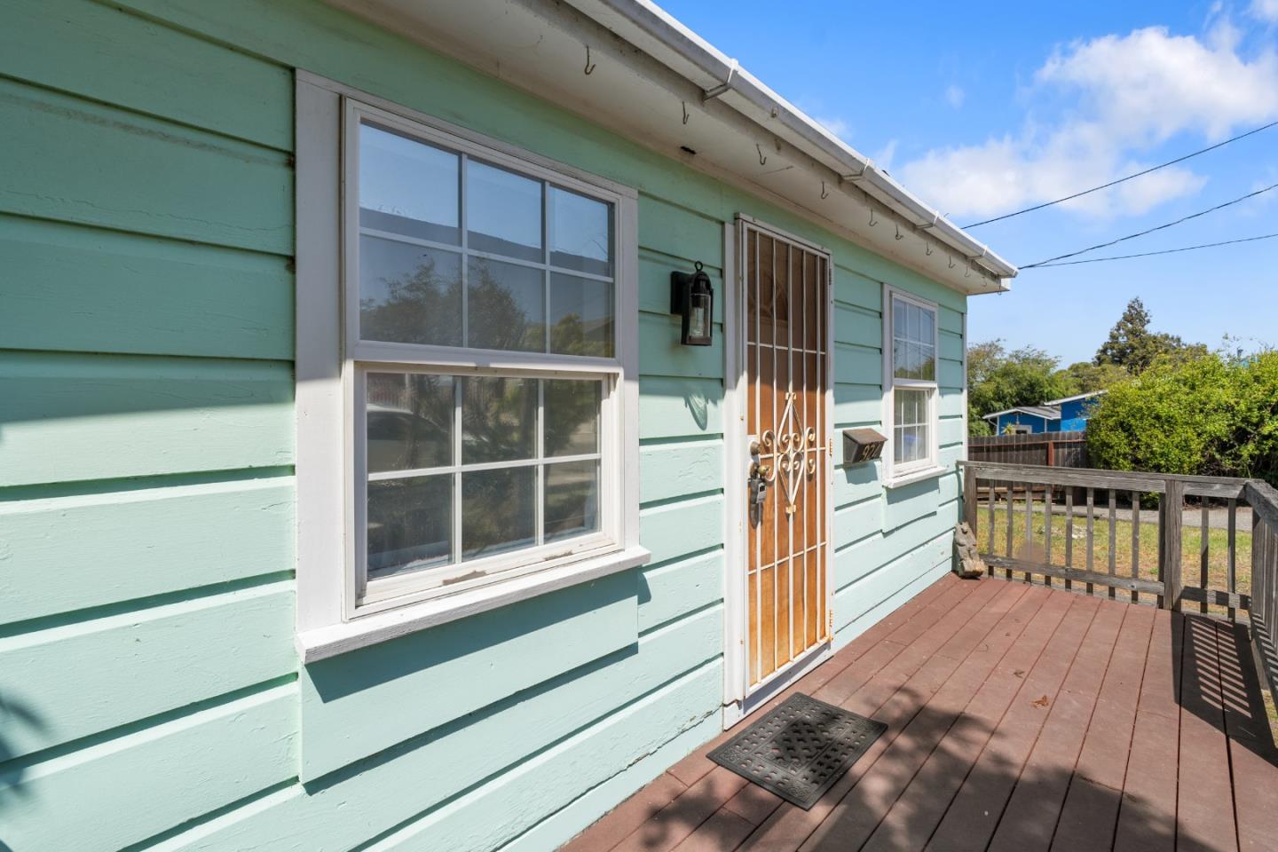 Detail Gallery Image 5 of 31 For 924 Smith Ave, Pinole,  CA 94564 - 2 Beds | 1 Baths