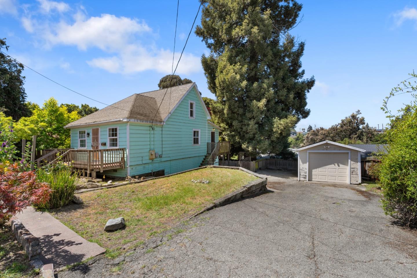Detail Gallery Image 7 of 31 For 924 Smith Ave, Pinole,  CA 94564 - 2 Beds | 1 Baths