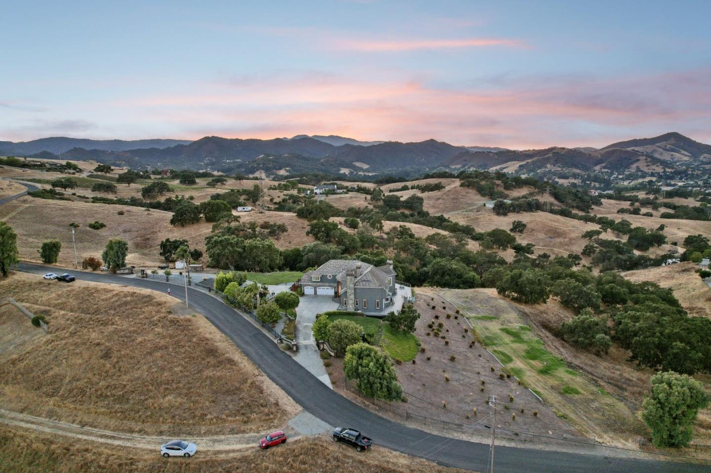 Detail Gallery Image 90 of 113 For 1915 Hayes Ln, San Martin,  CA 95046 - 5 Beds | 5/1 Baths