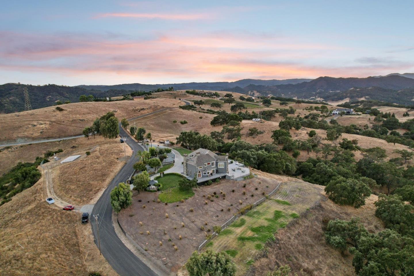 Detail Gallery Image 91 of 113 For 1915 Hayes Ln, San Martin,  CA 95046 - 5 Beds | 5/1 Baths