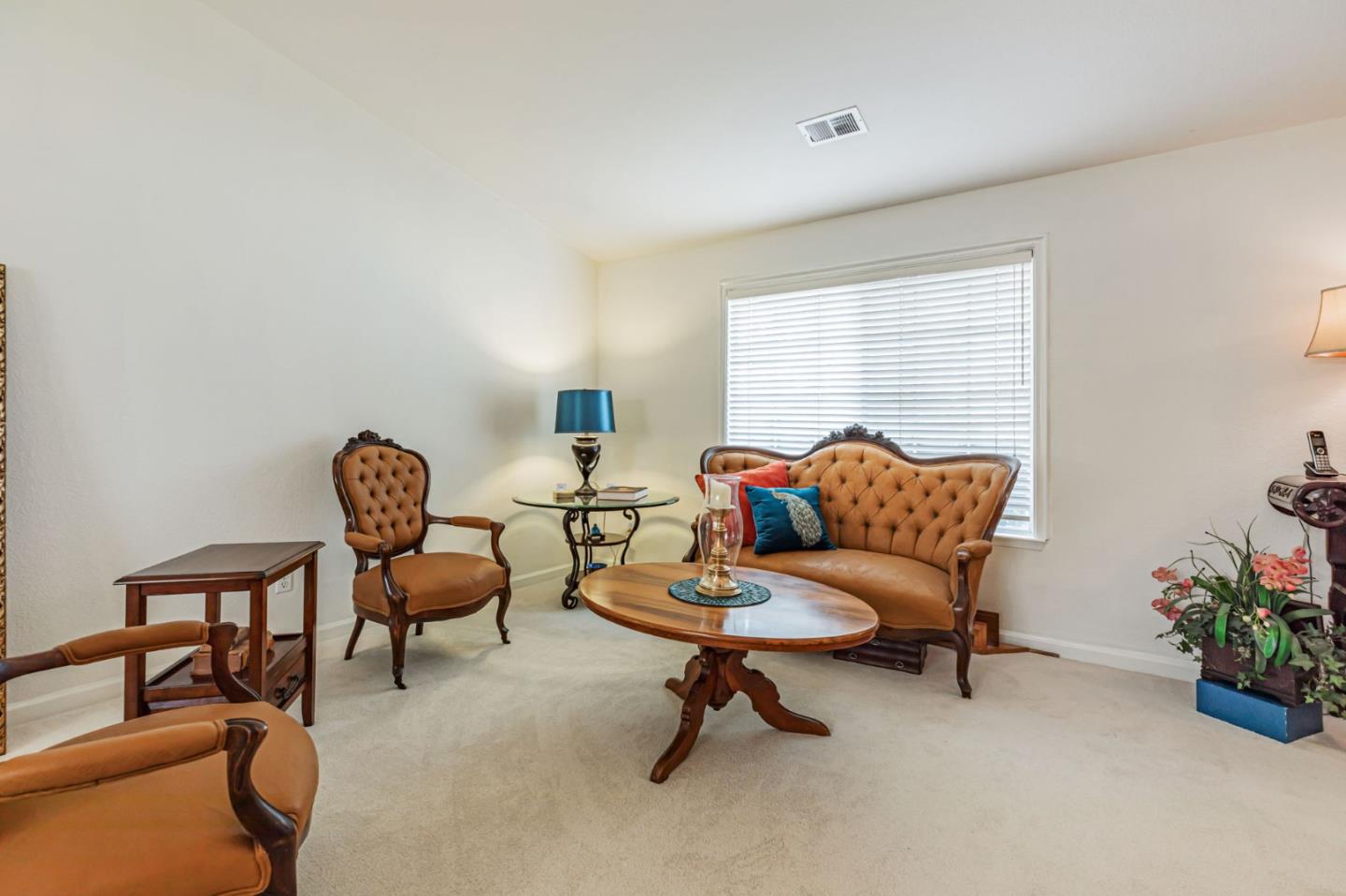 Detail Gallery Image 10 of 48 For 2181 Burlwood Dr, Hollister,  CA 95023 - 4 Beds | 2/1 Baths