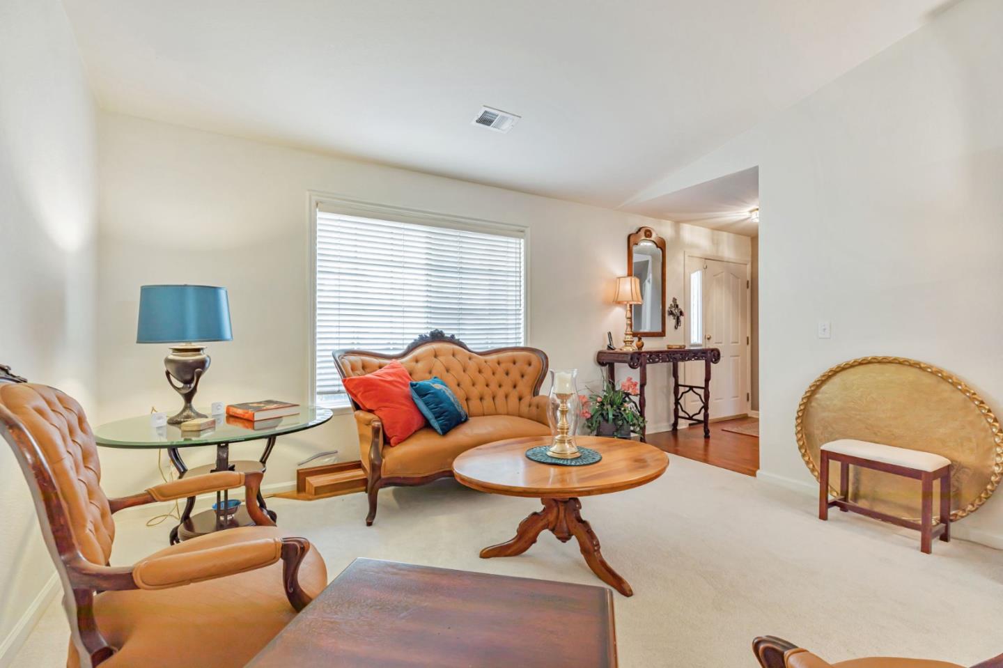 Detail Gallery Image 11 of 48 For 2181 Burlwood Dr, Hollister,  CA 95023 - 4 Beds | 2/1 Baths