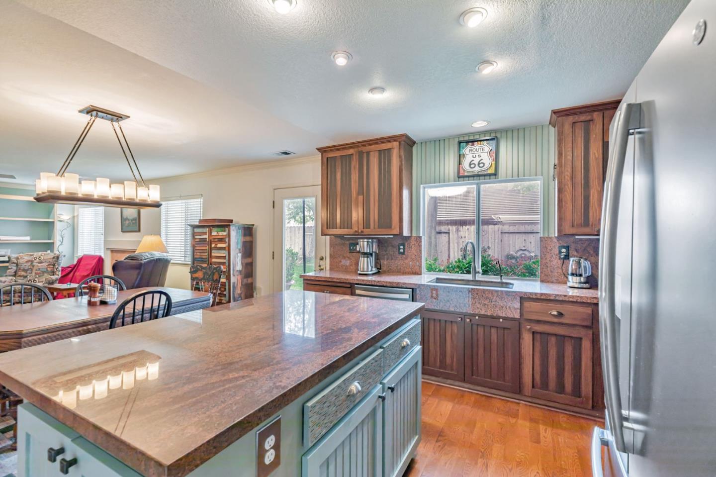Detail Gallery Image 14 of 48 For 2181 Burlwood Dr, Hollister,  CA 95023 - 4 Beds | 2/1 Baths