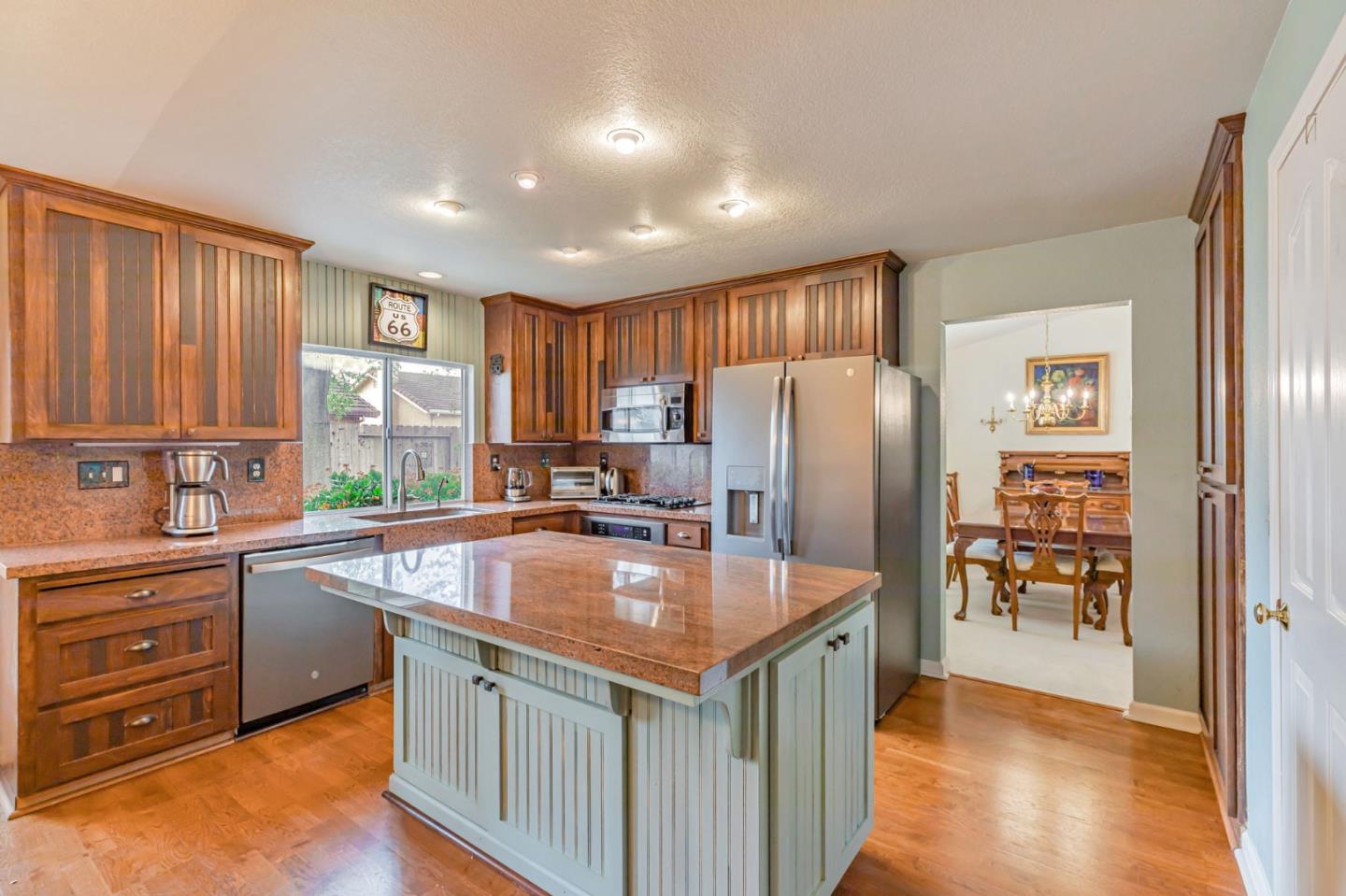 Detail Gallery Image 15 of 48 For 2181 Burlwood Dr, Hollister,  CA 95023 - 4 Beds | 2/1 Baths