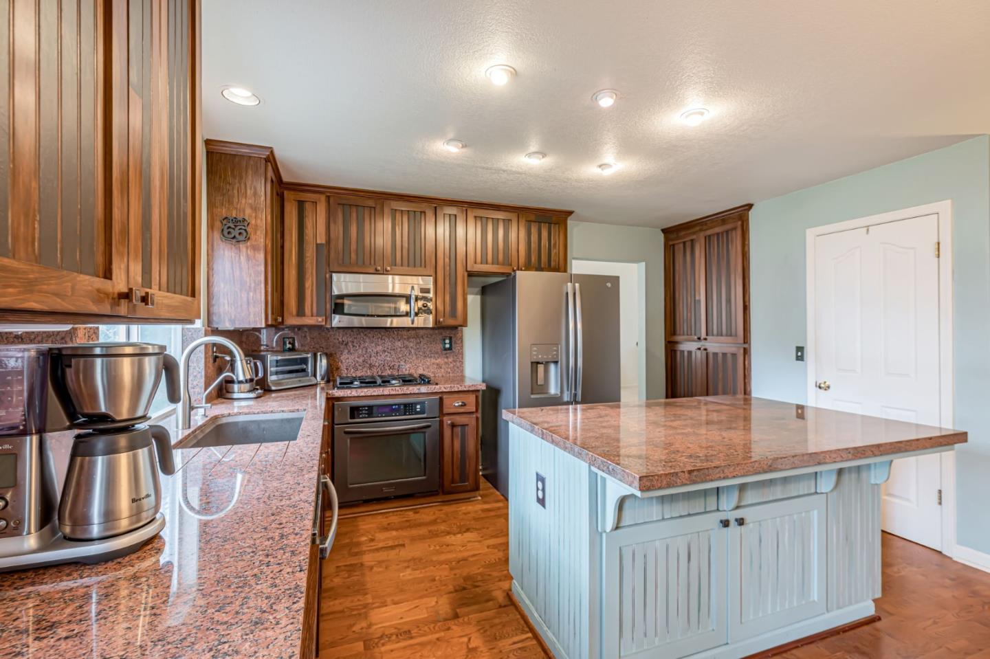 Detail Gallery Image 16 of 48 For 2181 Burlwood Dr, Hollister,  CA 95023 - 4 Beds | 2/1 Baths