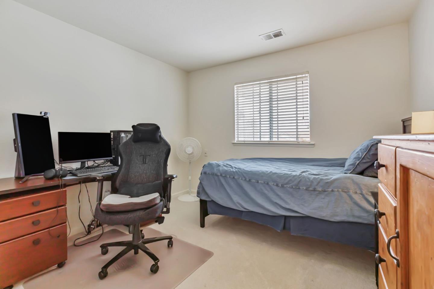 Detail Gallery Image 27 of 48 For 2181 Burlwood Dr, Hollister,  CA 95023 - 4 Beds | 2/1 Baths