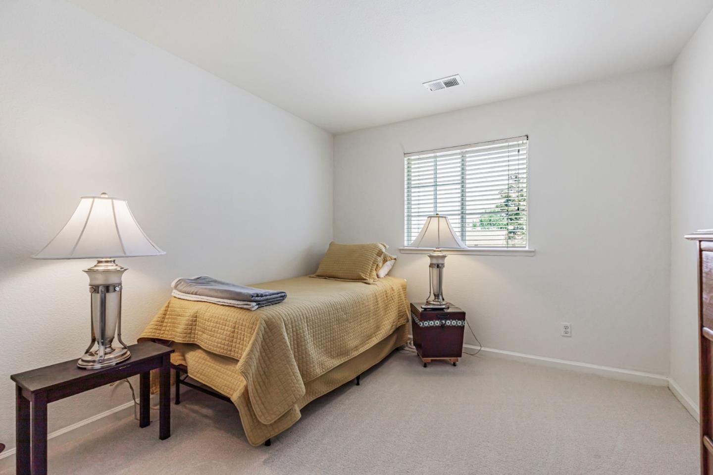 Detail Gallery Image 29 of 48 For 2181 Burlwood Dr, Hollister,  CA 95023 - 4 Beds | 2/1 Baths