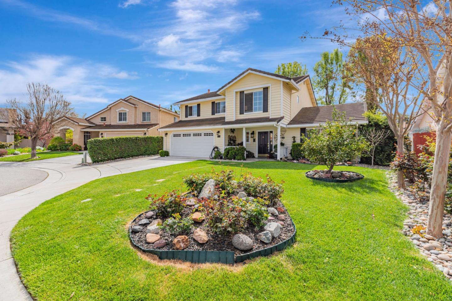 Detail Gallery Image 3 of 48 For 2181 Burlwood Dr, Hollister,  CA 95023 - 4 Beds | 2/1 Baths