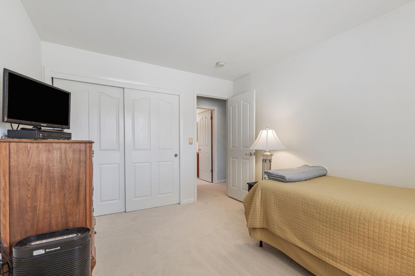 Detail Gallery Image 30 of 48 For 2181 Burlwood Dr, Hollister,  CA 95023 - 4 Beds | 2/1 Baths