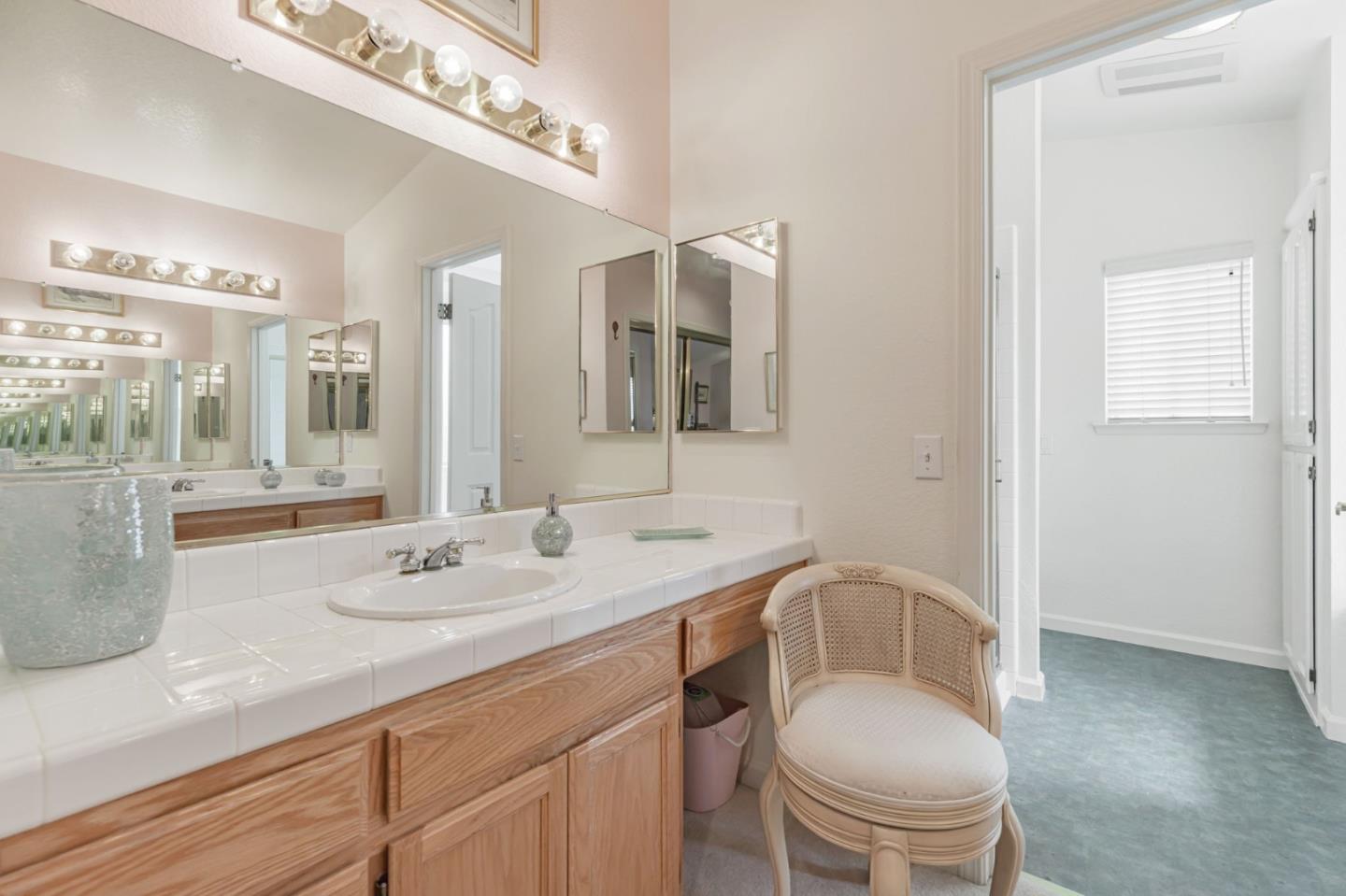Detail Gallery Image 32 of 48 For 2181 Burlwood Dr, Hollister,  CA 95023 - 4 Beds | 2/1 Baths