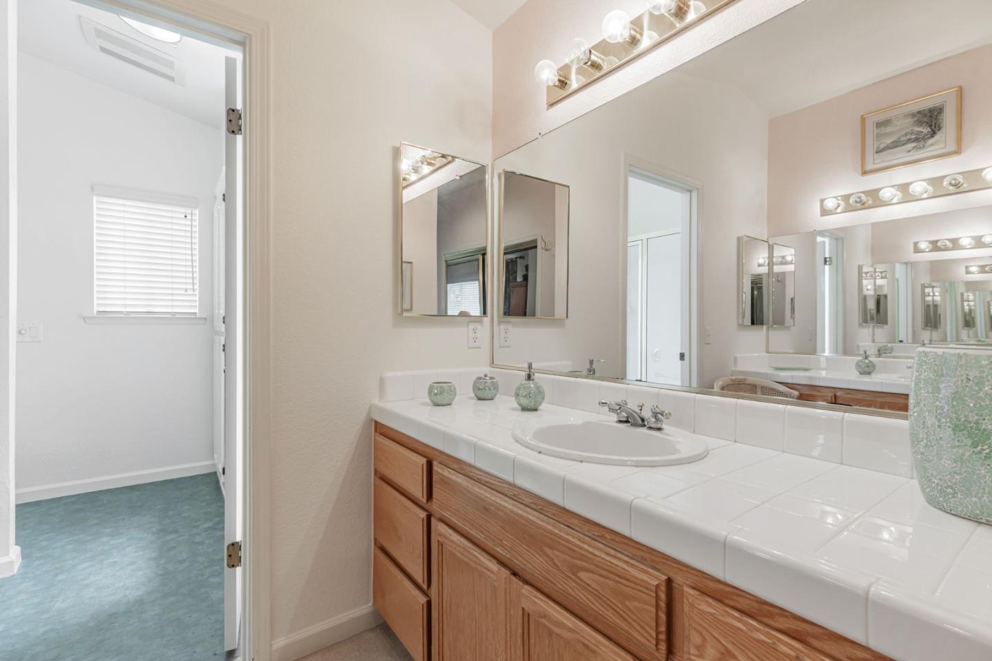 Detail Gallery Image 33 of 48 For 2181 Burlwood Dr, Hollister,  CA 95023 - 4 Beds | 2/1 Baths