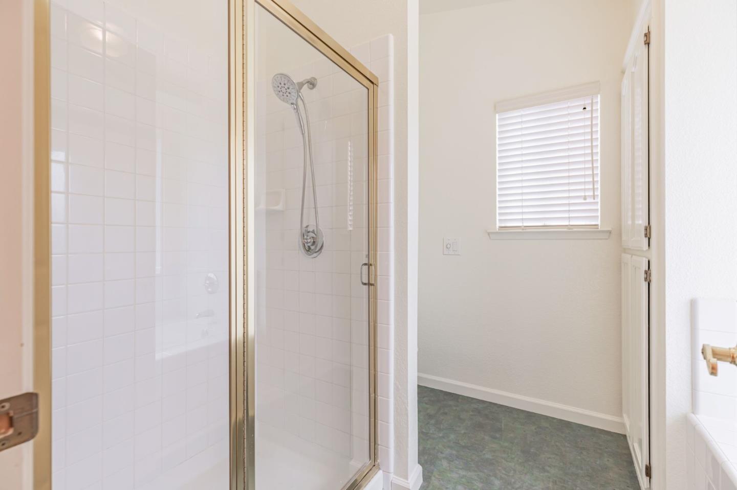 Detail Gallery Image 35 of 48 For 2181 Burlwood Dr, Hollister,  CA 95023 - 4 Beds | 2/1 Baths