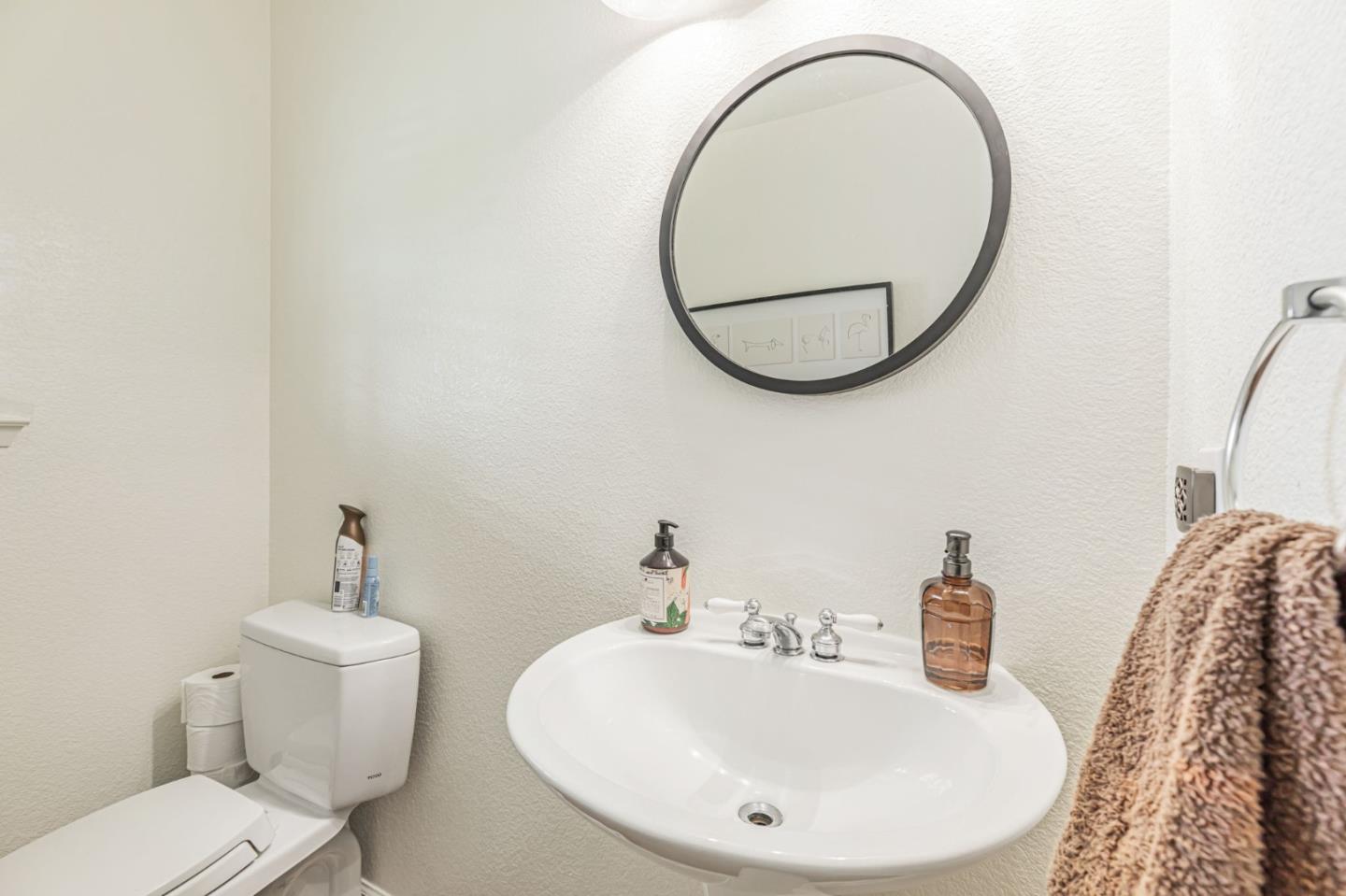 Detail Gallery Image 40 of 48 For 2181 Burlwood Dr, Hollister,  CA 95023 - 4 Beds | 2/1 Baths