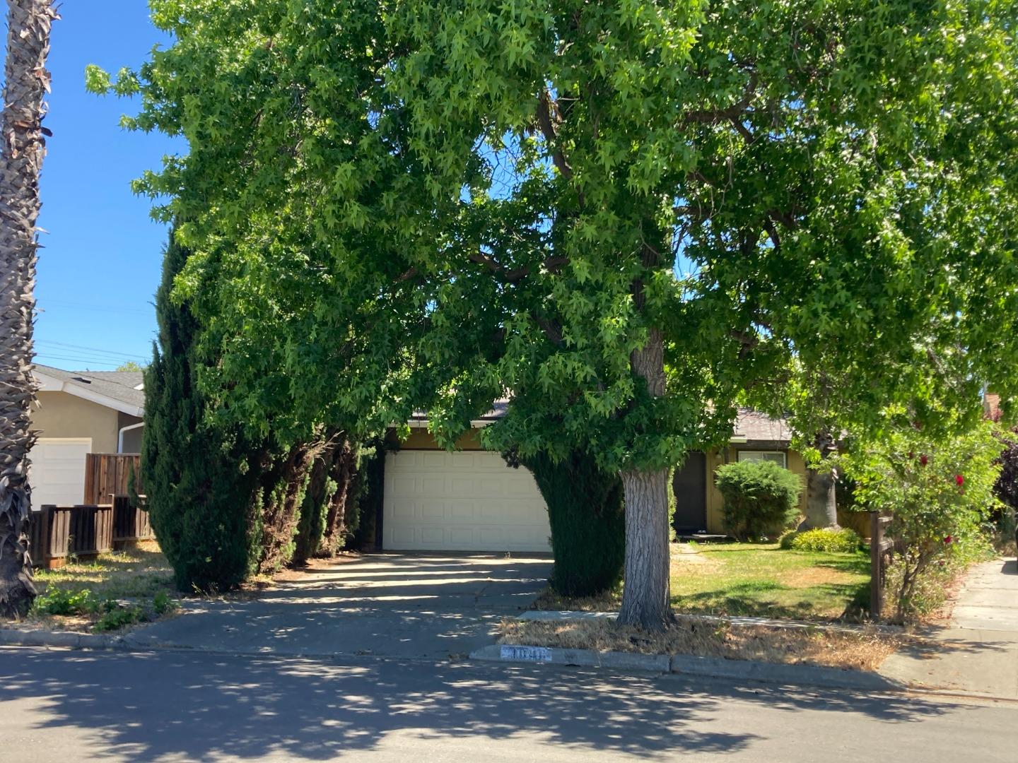 Detail Gallery Image 1 of 1 For 1040 W Riverside Way, San Jose,  CA 95129 - 3 Beds | 2 Baths