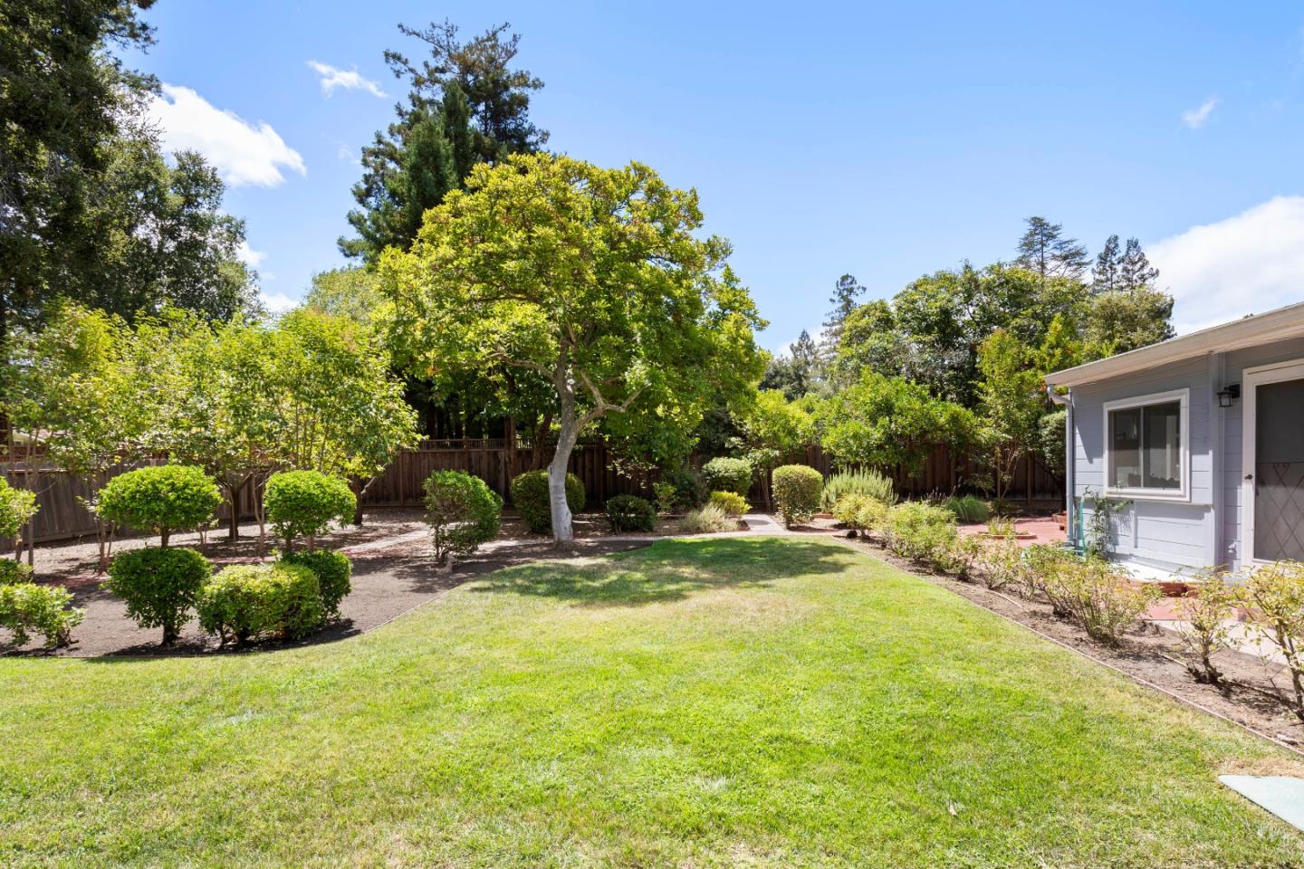 Detail Gallery Image 28 of 29 For 1039 Echo Dr, Los Altos,  CA 94024 - 3 Beds | 2 Baths