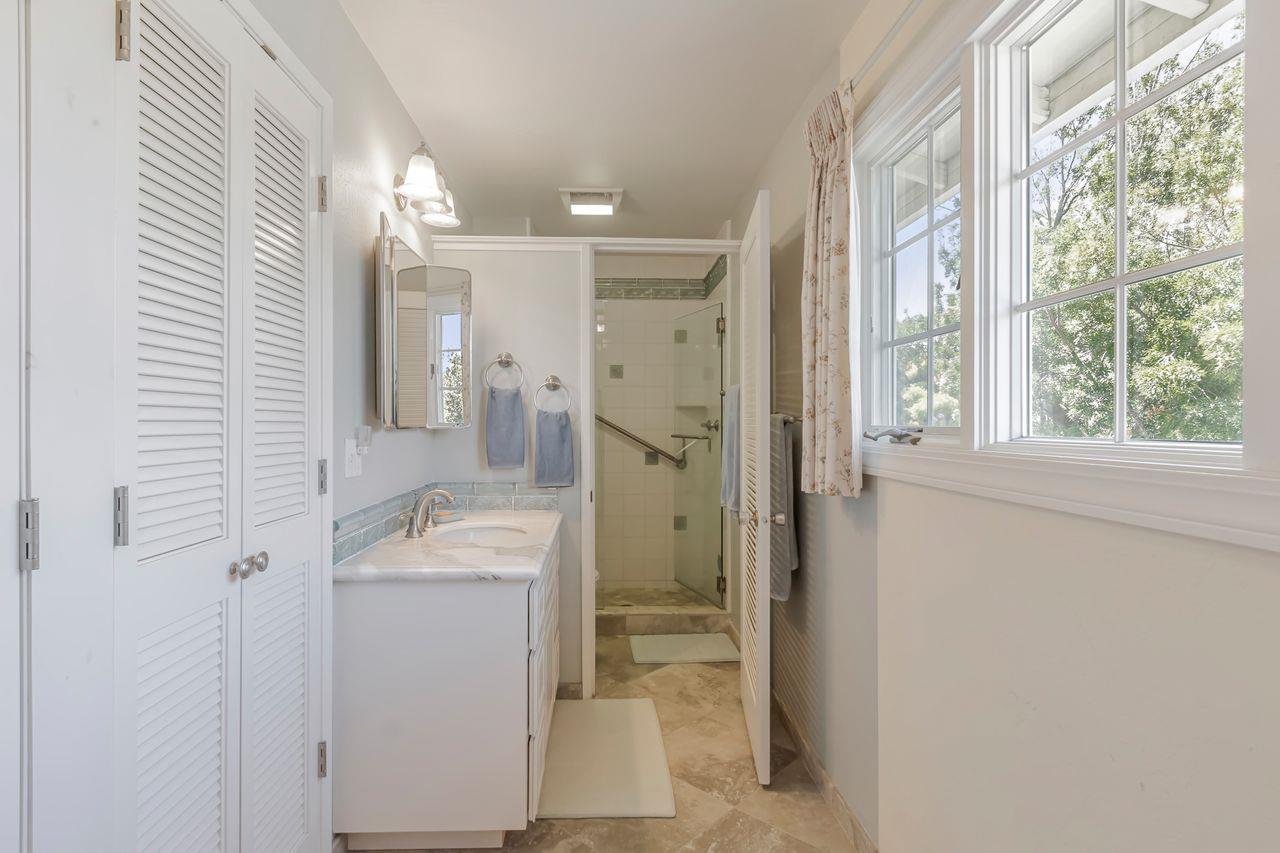 Detail Gallery Image 33 of 43 For 1706 Grizilo Dr, San Jose,  CA 95124 - 5 Beds | 2/1 Baths