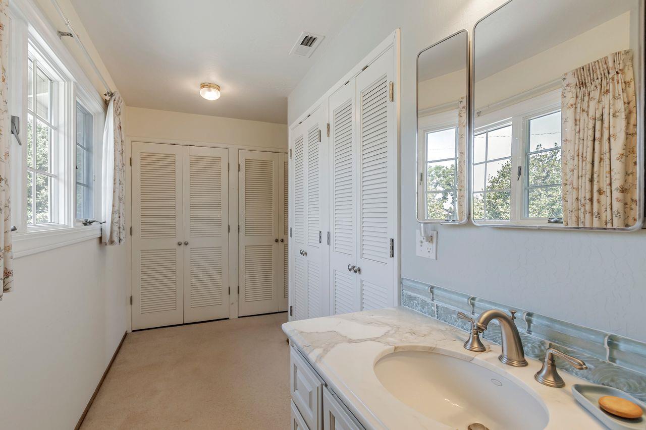 Detail Gallery Image 37 of 43 For 1706 Grizilo Dr, San Jose,  CA 95124 - 5 Beds | 2/1 Baths