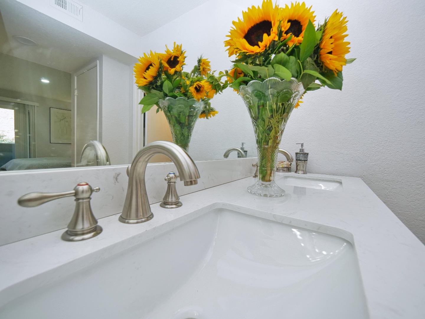 Detail Gallery Image 28 of 35 For 710 Canyon Oaks #C,  Oakland,  CA 94605 - 1 Beds | 1 Baths