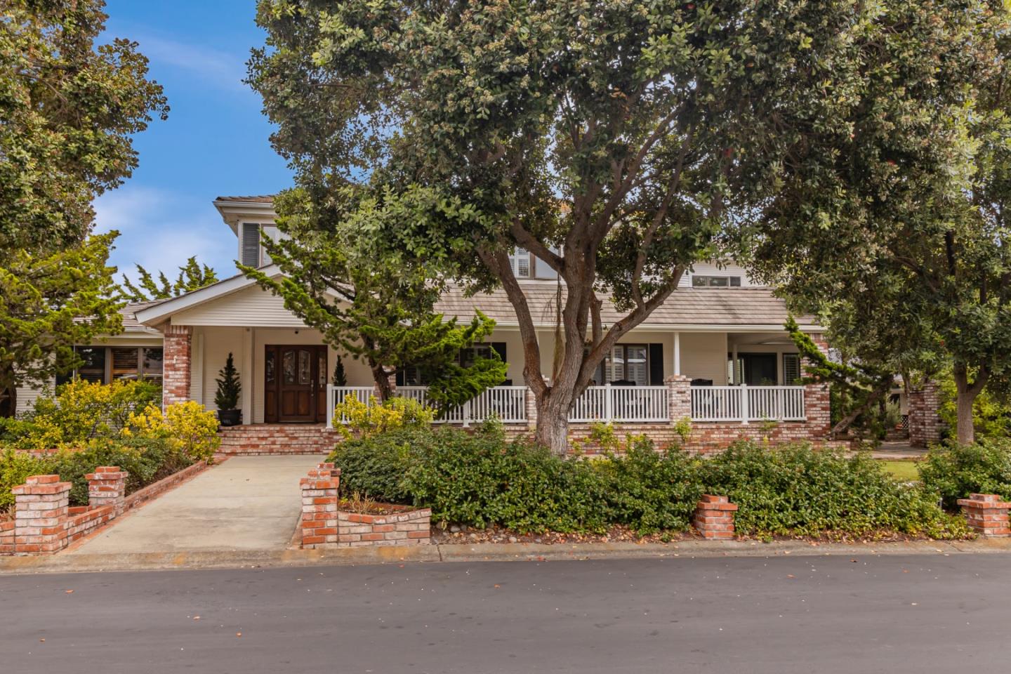 Detail Gallery Image 1 of 43 For 392 Greenbrier Rd, Half Moon Bay,  CA 94019 - 3 Beds | 3 Baths