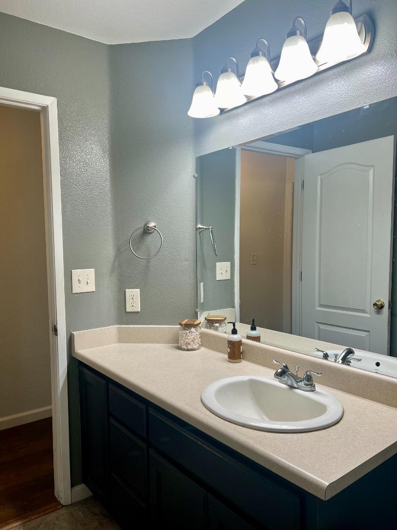 Detail Gallery Image 18 of 34 For 740 Windsor Ct, Los Banos,  CA 93635 - 4 Beds | 2 Baths