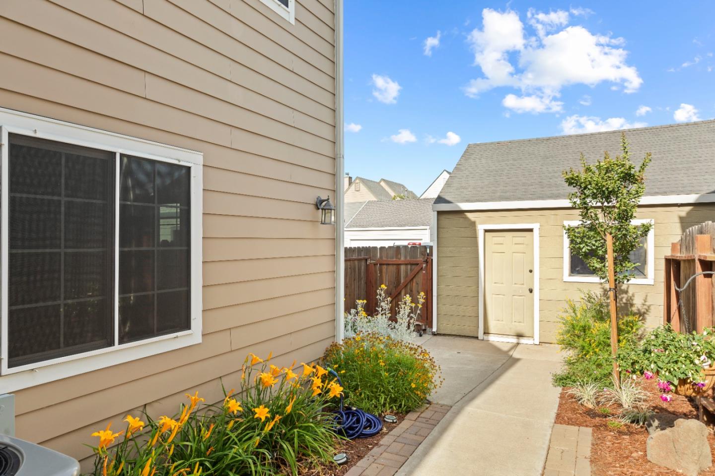 Detail Gallery Image 34 of 47 For 447 Golf Circle West, Manteca,  CA 95337 - 2 Beds | 2 Baths