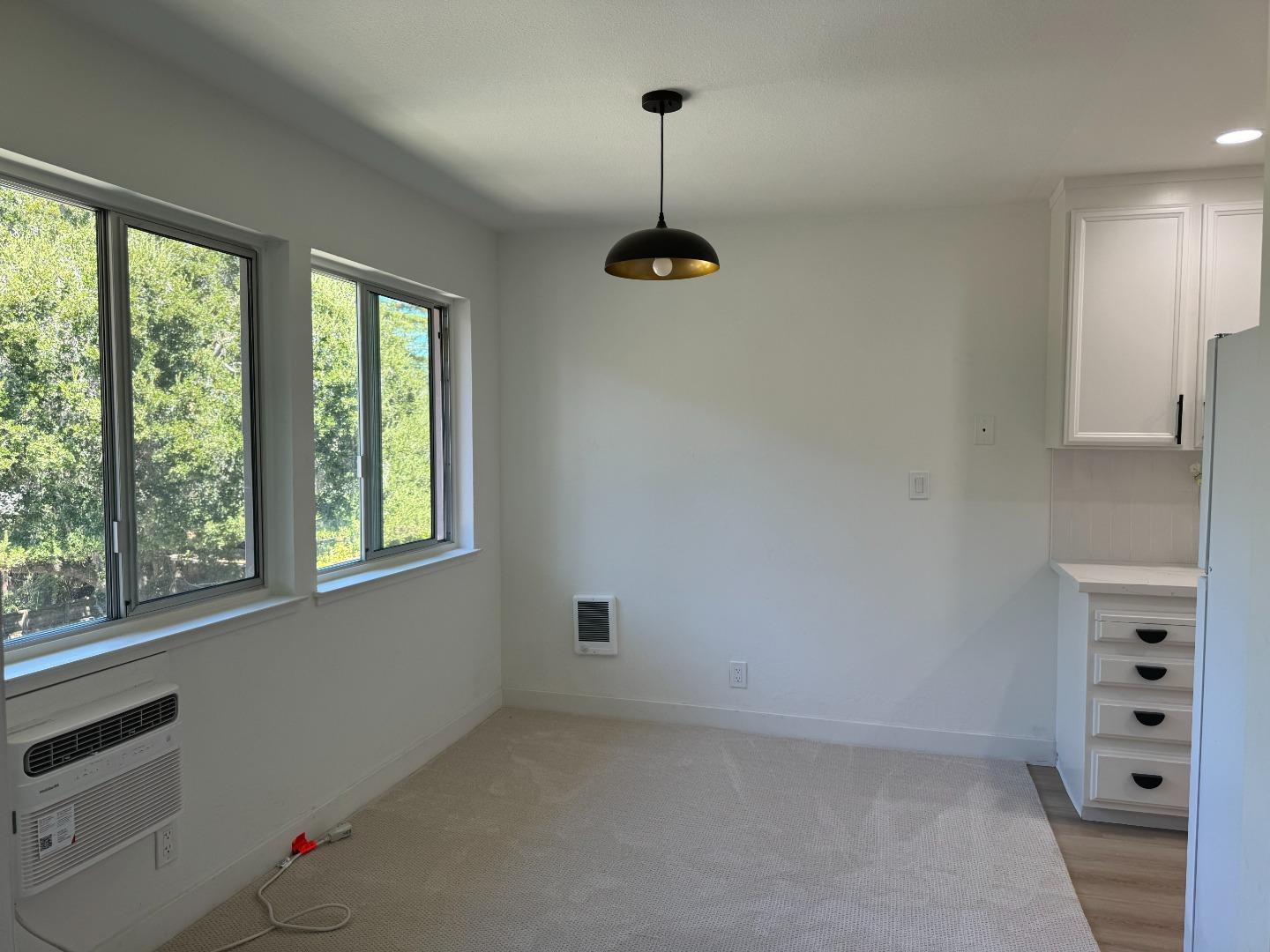 Detail Gallery Image 12 of 42 For 150 W Edith Ave #21,  Los Altos,  CA 94022 - 2 Beds | 2 Baths