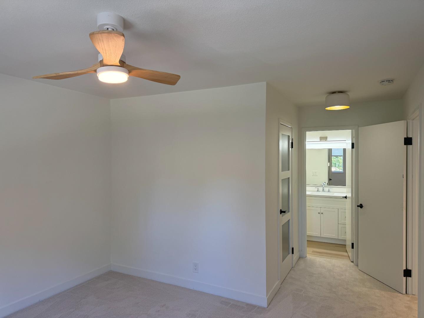 Detail Gallery Image 13 of 42 For 150 W Edith Ave #21,  Los Altos,  CA 94022 - 2 Beds | 2 Baths