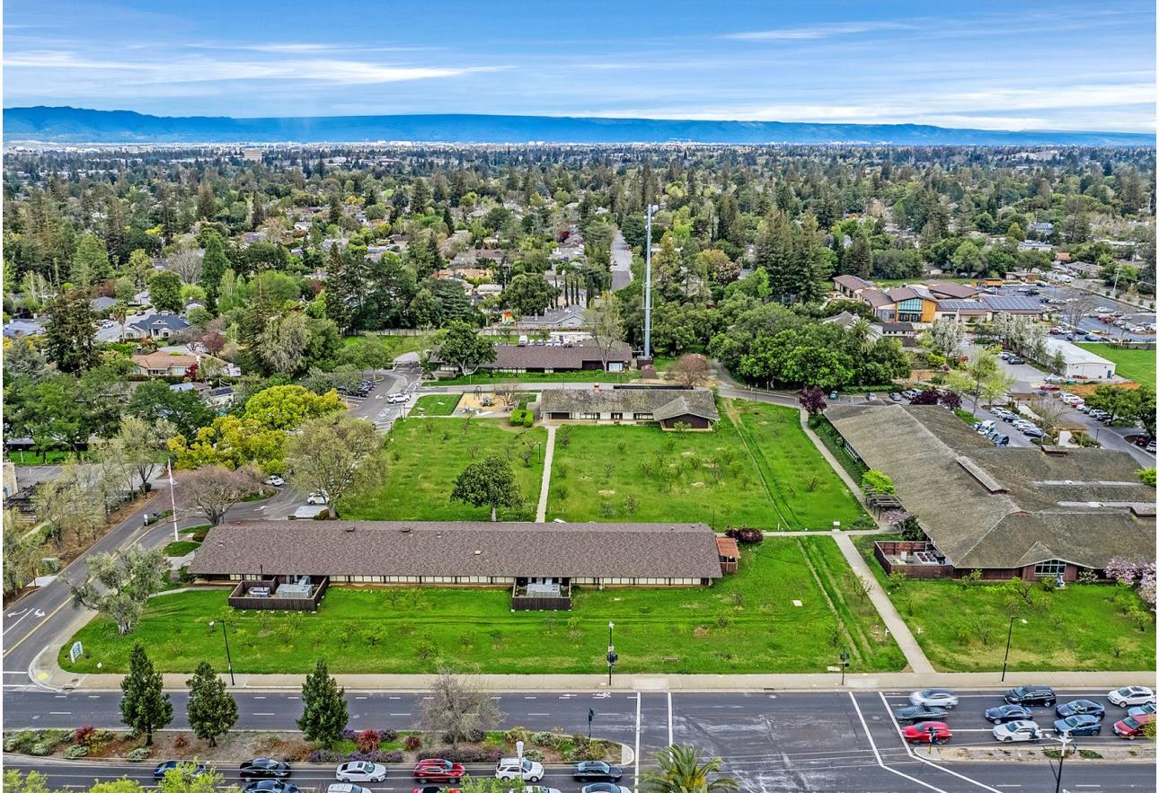 Detail Gallery Image 32 of 42 For 150 W Edith Ave #21,  Los Altos,  CA 94022 - 2 Beds | 2 Baths