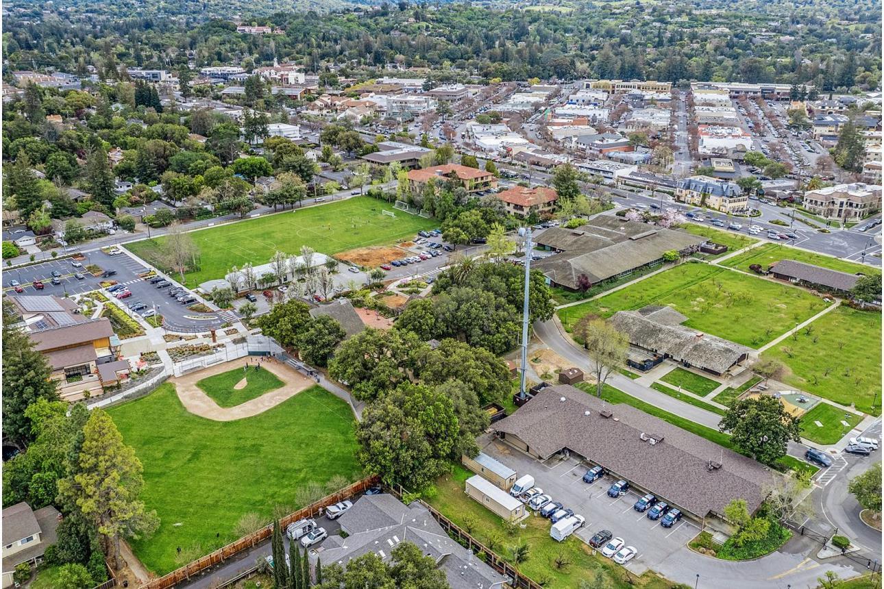 Detail Gallery Image 37 of 42 For 150 W Edith Ave #21,  Los Altos,  CA 94022 - 2 Beds | 2 Baths