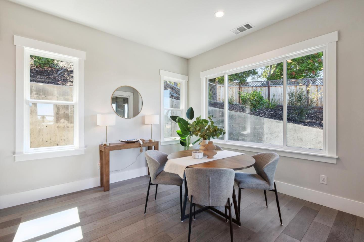 Detail Gallery Image 20 of 76 For 2184 Cobblehill Pl, San Mateo,  CA 94402 - 4 Beds | 3/1 Baths