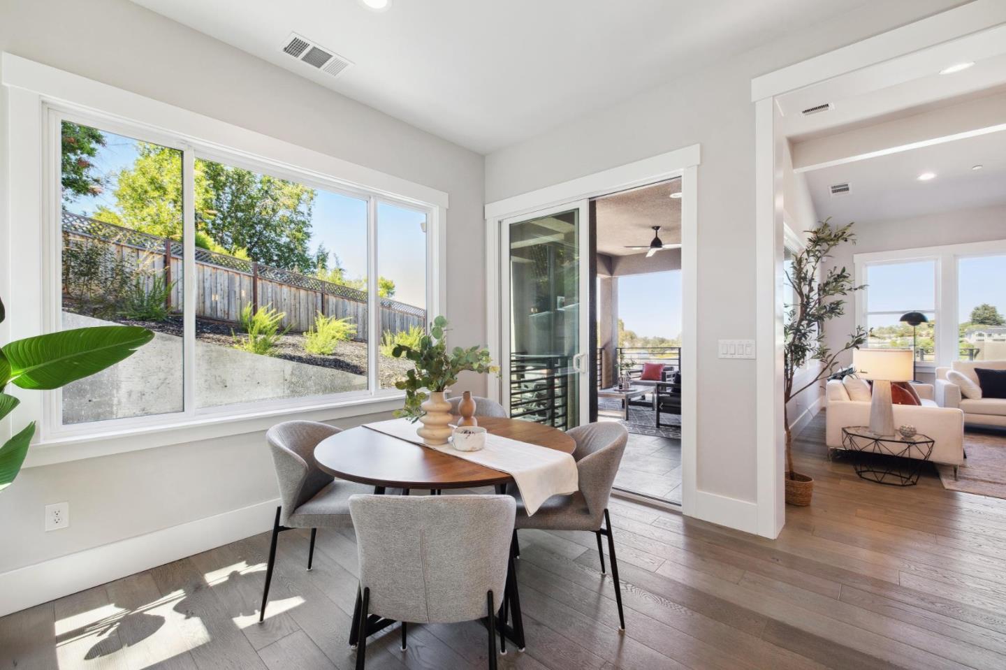 Detail Gallery Image 21 of 76 For 2184 Cobblehill Pl, San Mateo,  CA 94402 - 4 Beds | 3/1 Baths