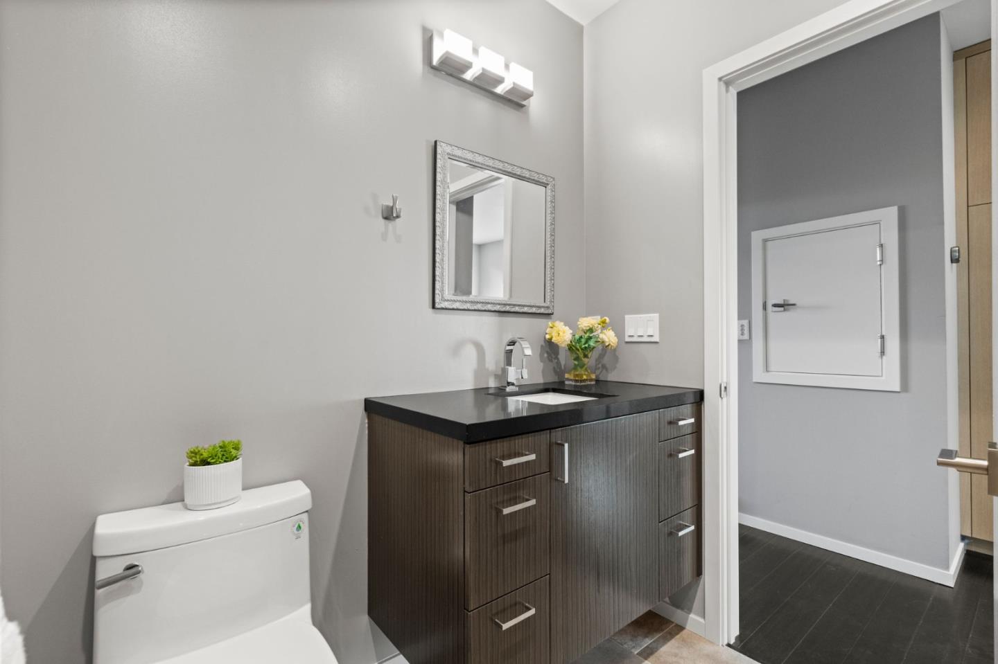 Detail Gallery Image 25 of 58 For 1536 Cherry St #D,  San Carlos,  CA 94070 - 3 Beds | 2/1 Baths