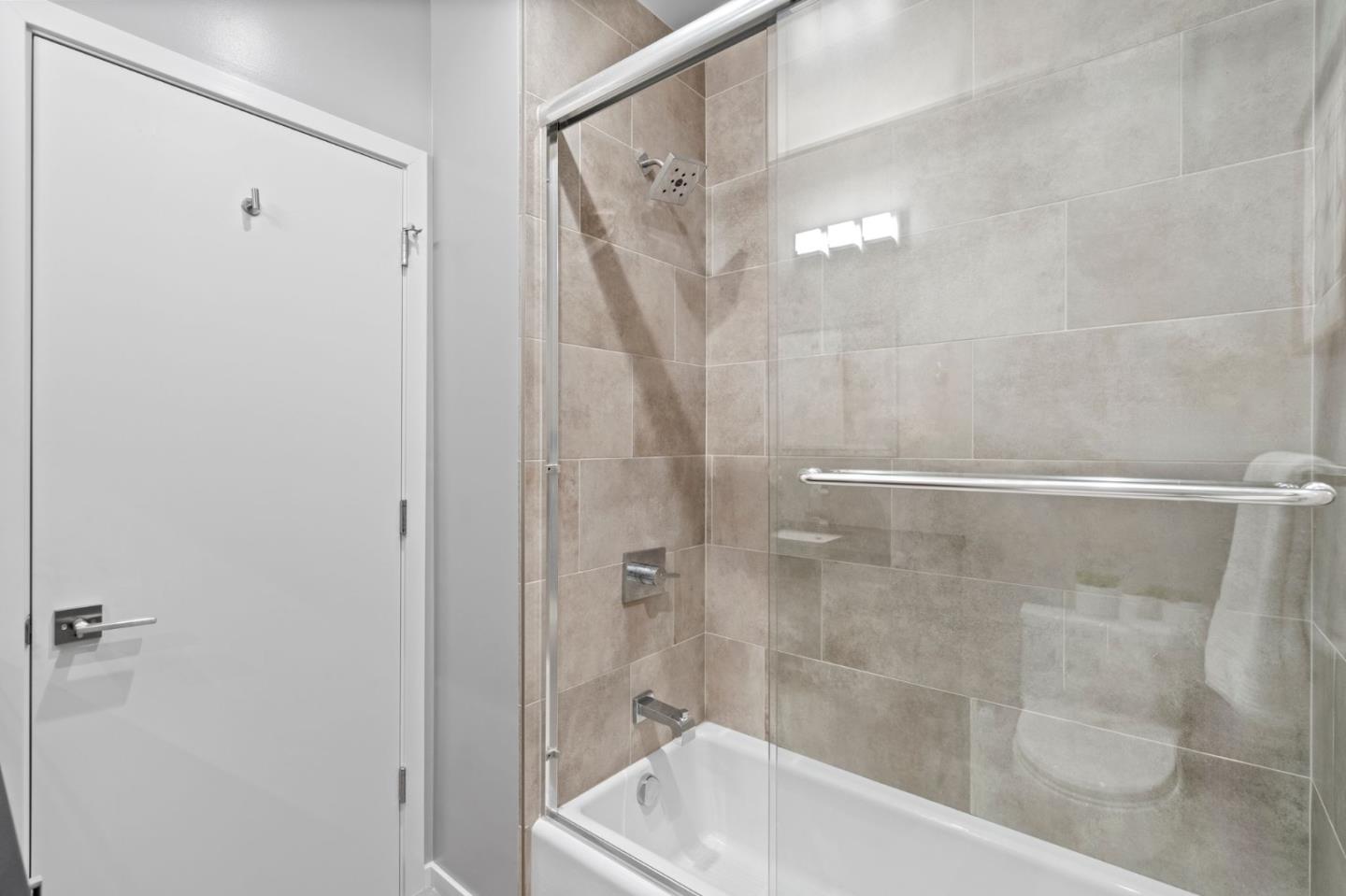 Detail Gallery Image 27 of 58 For 1536 Cherry St #D,  San Carlos,  CA 94070 - 3 Beds | 2/1 Baths