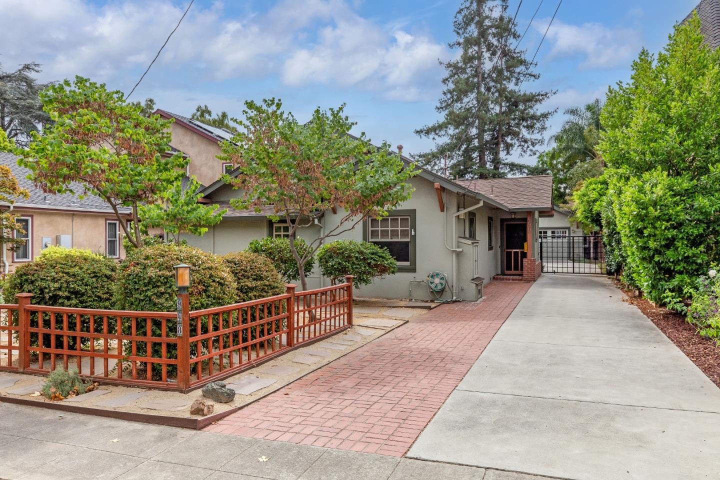 Detail Gallery Image 1 of 26 For 948 Terra Bella Ave, San Jose,  CA 95125 - 2 Beds | 2 Baths