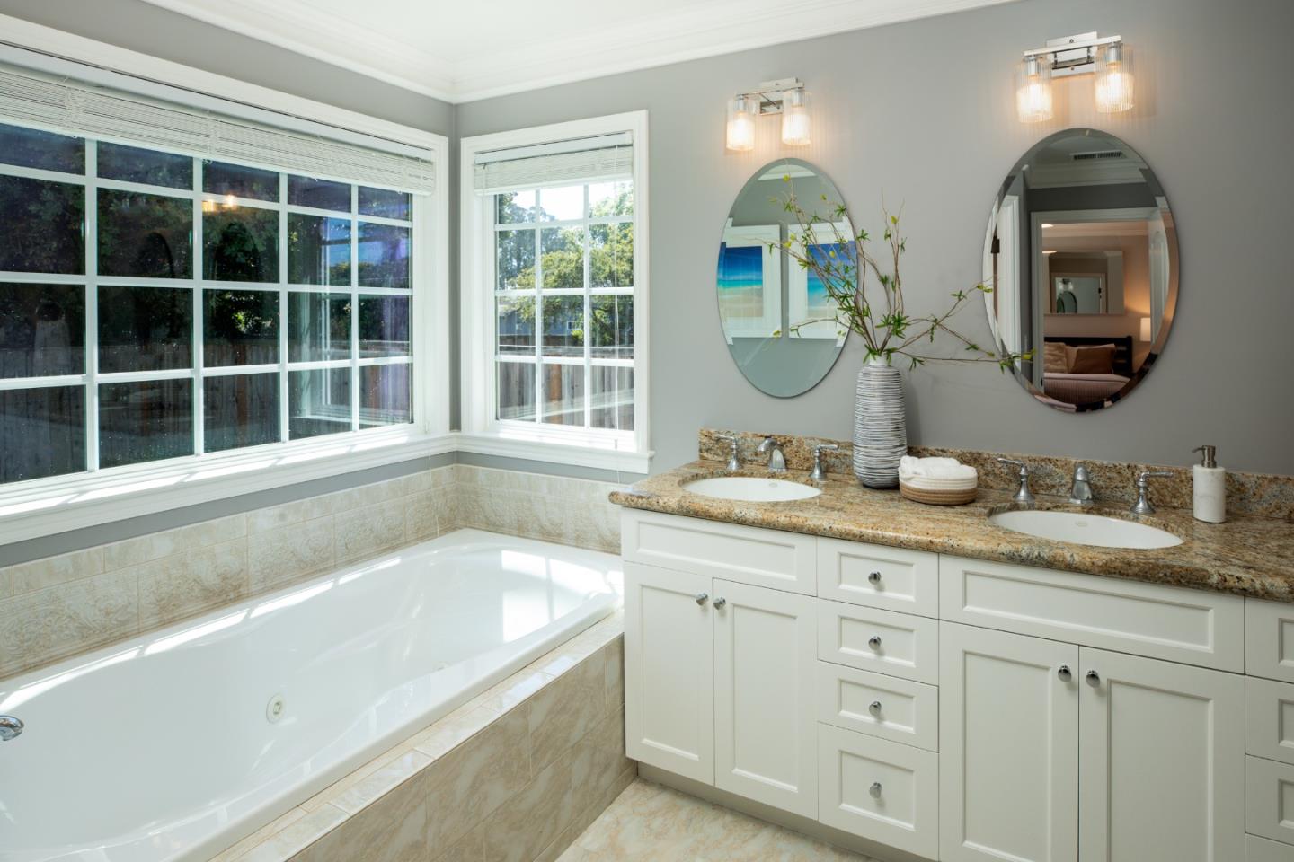 Detail Gallery Image 13 of 22 For 542 Metzgar St, Half Moon Bay,  CA 94019 - 3 Beds | 2 Baths