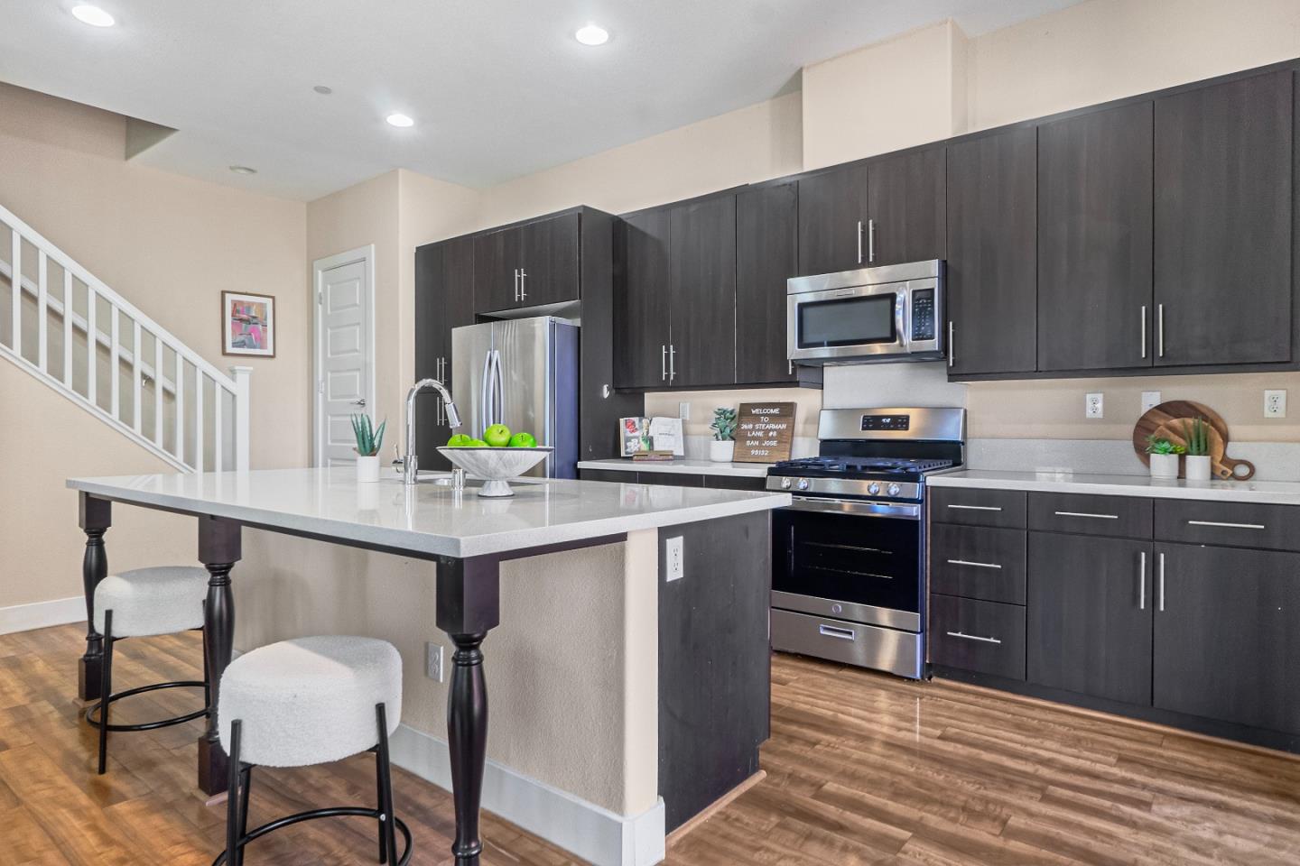 Detail Gallery Image 10 of 38 For 2418 Stearman Ln #8,  San Jose,  CA 95132 - 3 Beds | 2/1 Baths