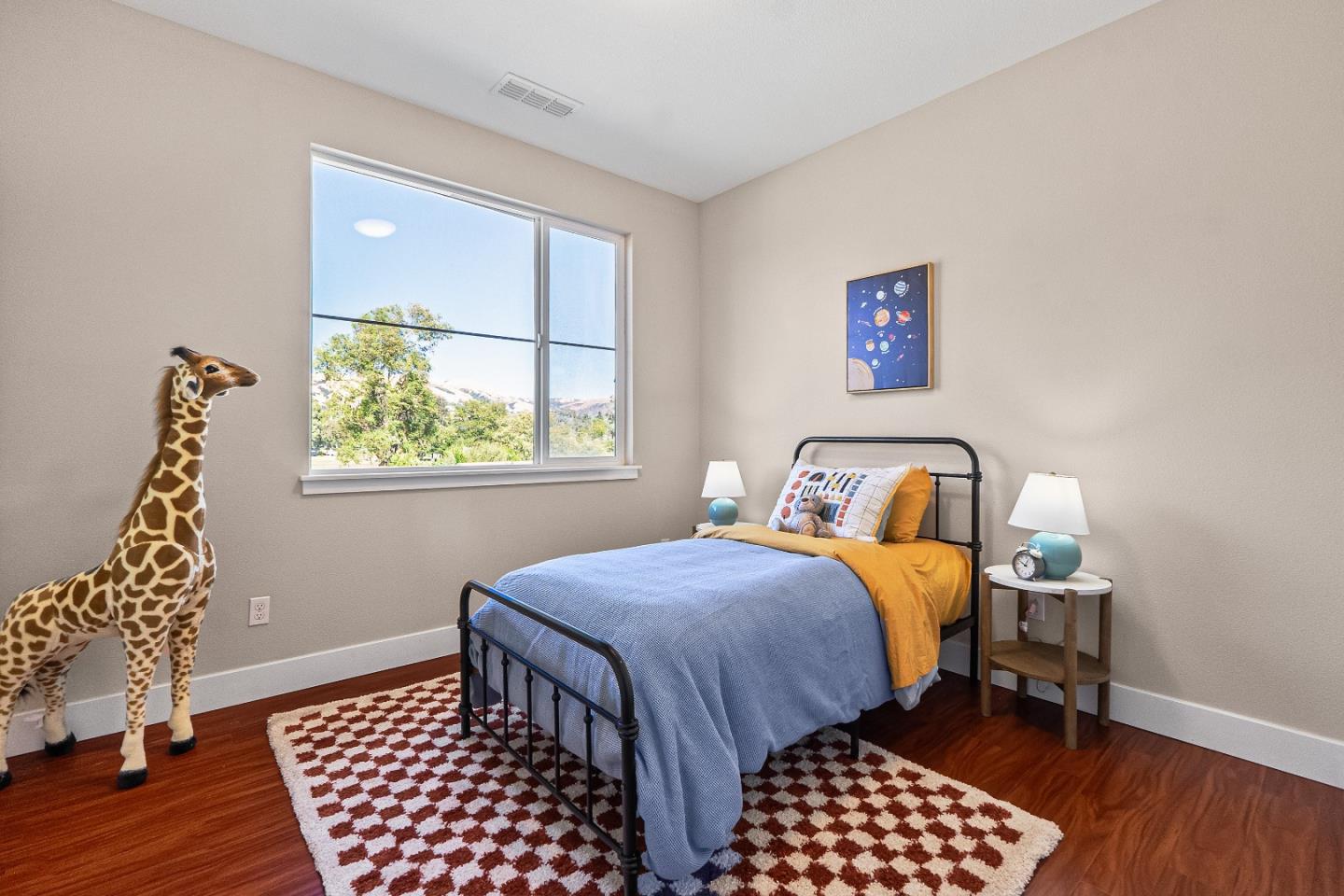 Detail Gallery Image 17 of 38 For 2418 Stearman Ln #8,  San Jose,  CA 95132 - 3 Beds | 2/1 Baths