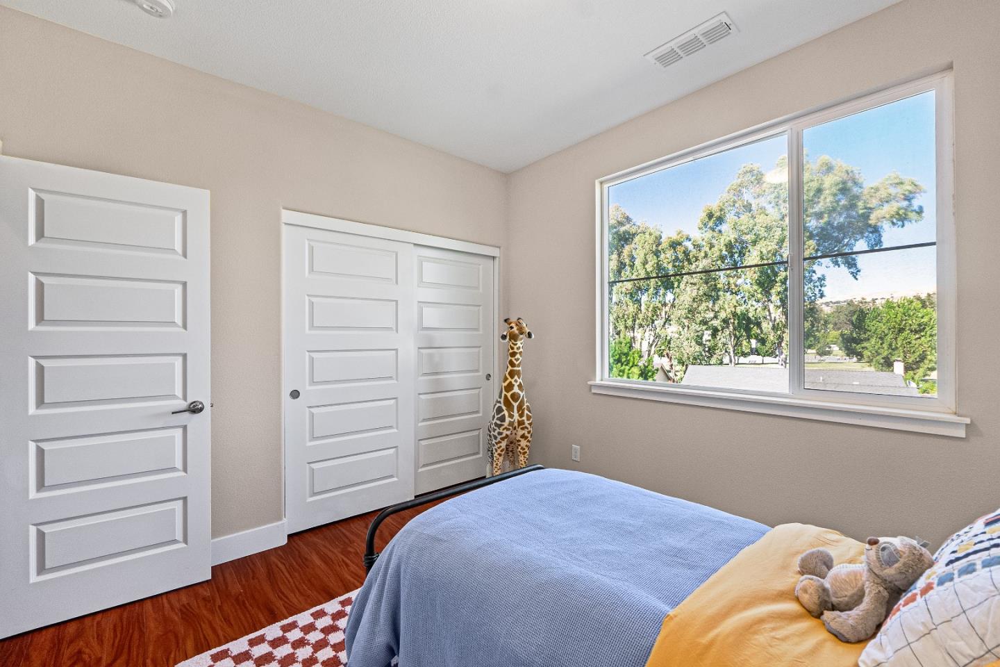 Detail Gallery Image 18 of 38 For 2418 Stearman Ln #8,  San Jose,  CA 95132 - 3 Beds | 2/1 Baths