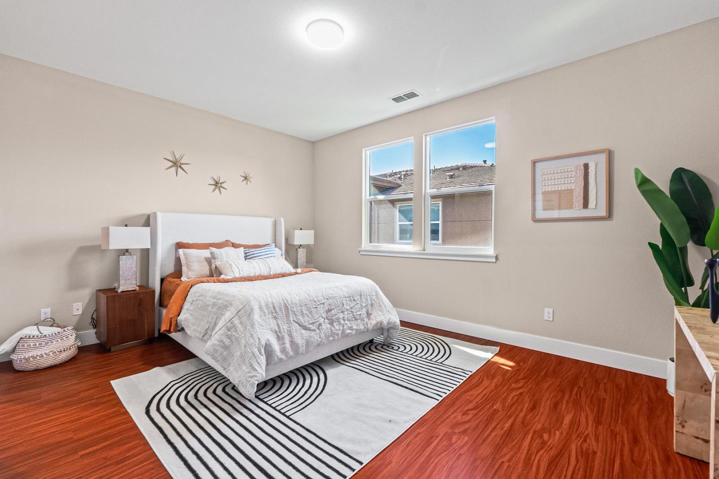 Detail Gallery Image 22 of 38 For 2418 Stearman Ln #8,  San Jose,  CA 95132 - 3 Beds | 2/1 Baths