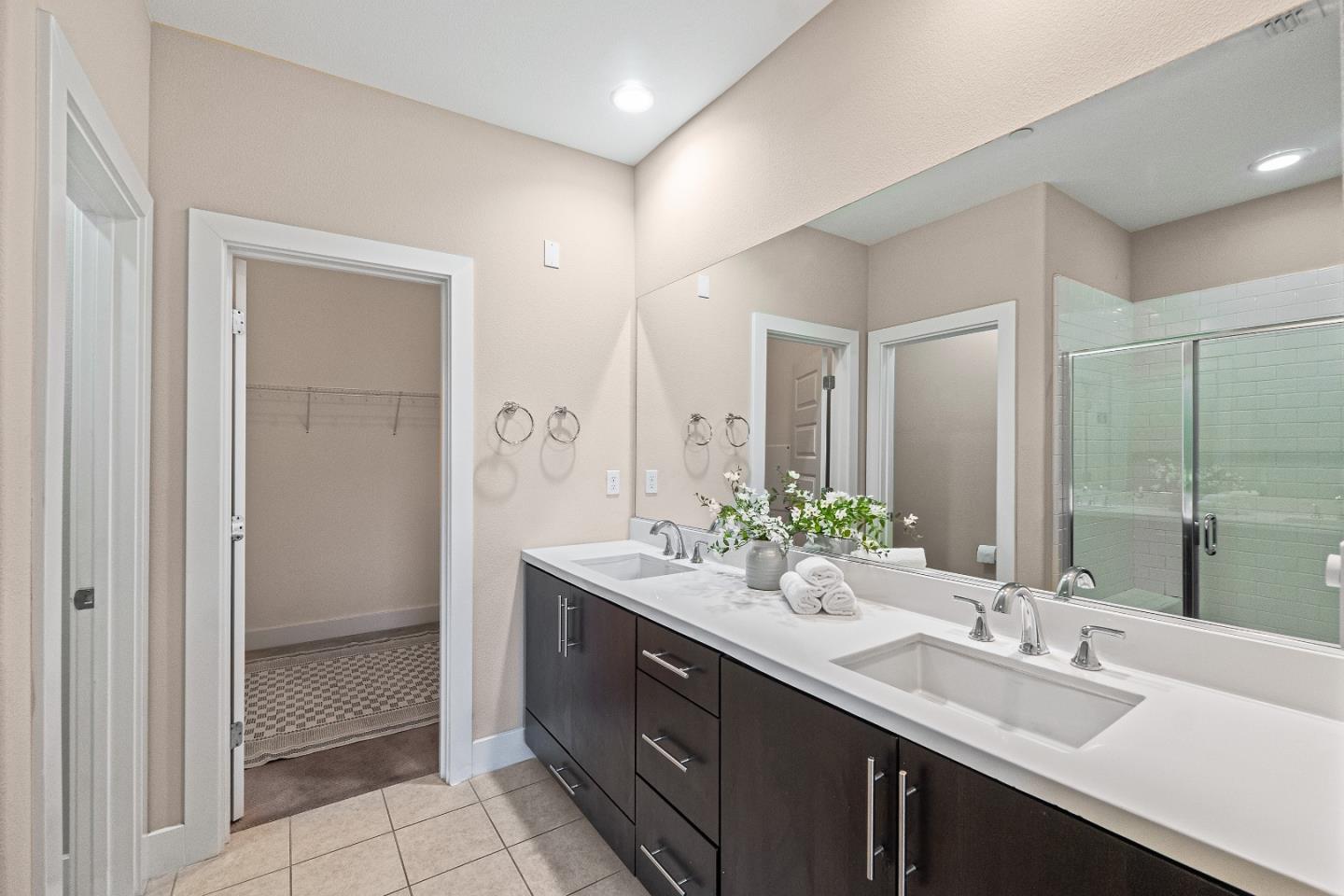 Detail Gallery Image 25 of 38 For 2418 Stearman Ln #8,  San Jose,  CA 95132 - 3 Beds | 2/1 Baths