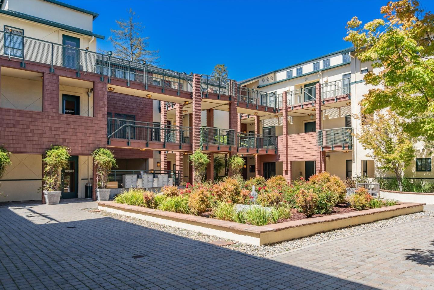 Detail Gallery Image 1 of 40 For 435 Sheridan Ave #203,  Palo Alto,  CA 94306 - 3 Beds | 2 Baths