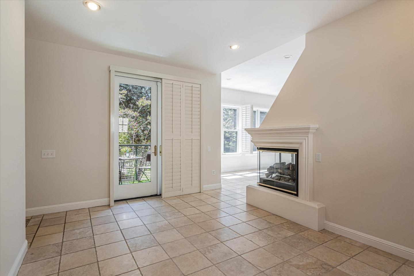 Detail Gallery Image 11 of 40 For 435 Sheridan Ave #203,  Palo Alto,  CA 94306 - 3 Beds | 2 Baths